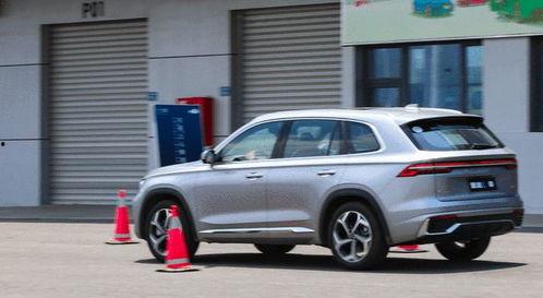 帝越国产试驾视频,驾驭新境，尽享科技与舒适的完美融合